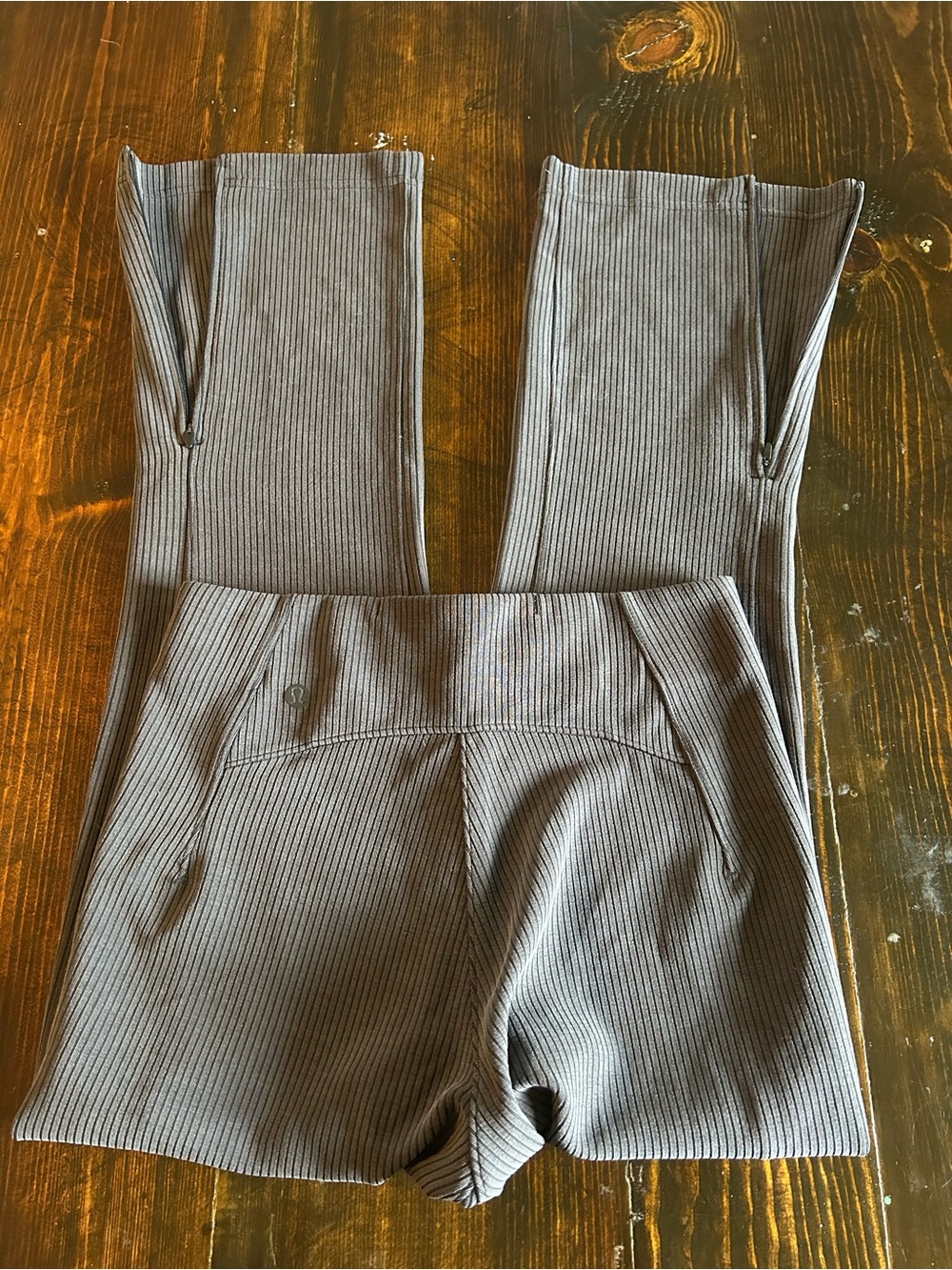 Lululemon Ribbed Softstreme Zip-Leg High-Rise Cropped Pant 25” Size 4